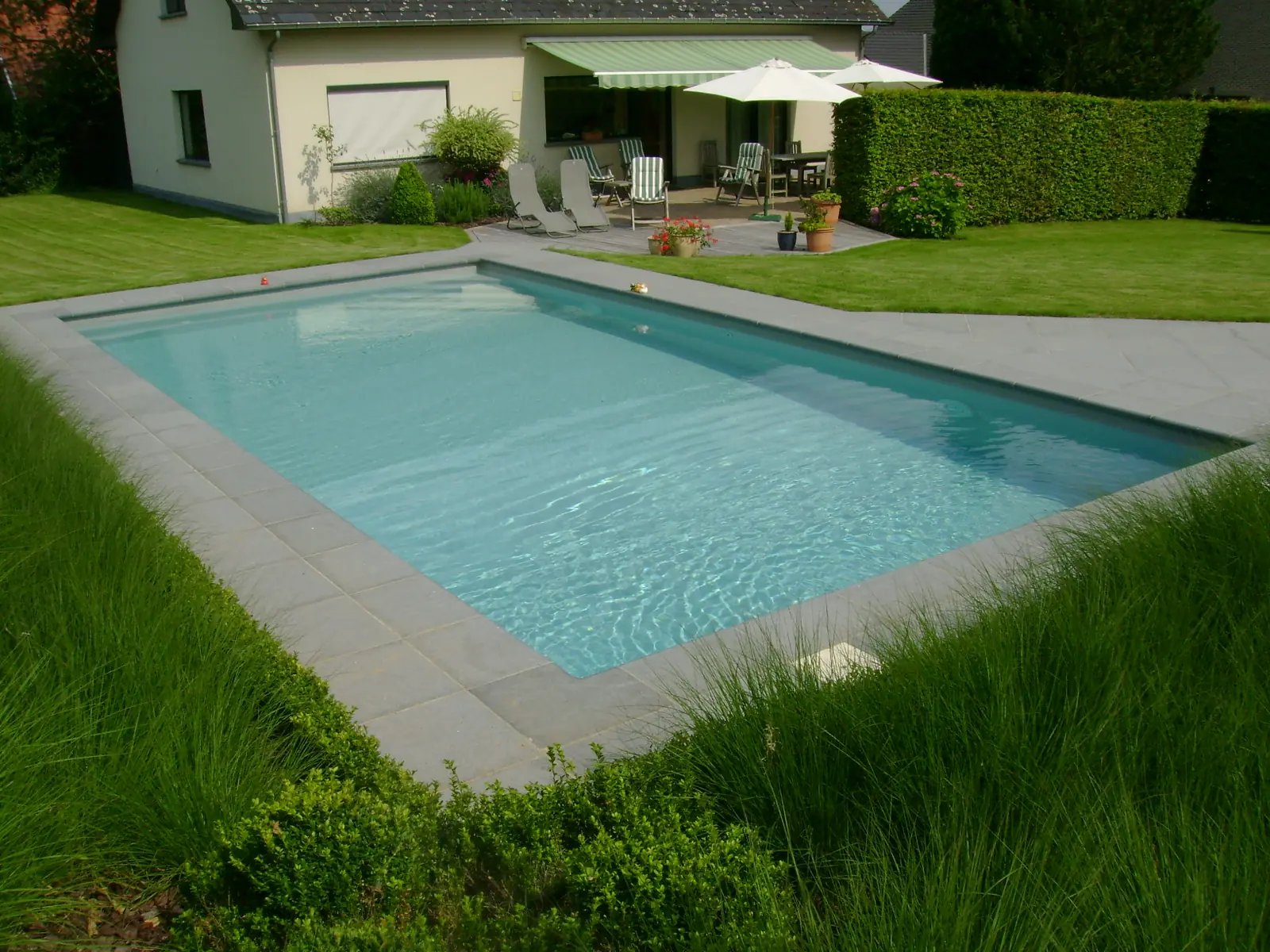 Zwembad aan het terras (foto 4 van 4)