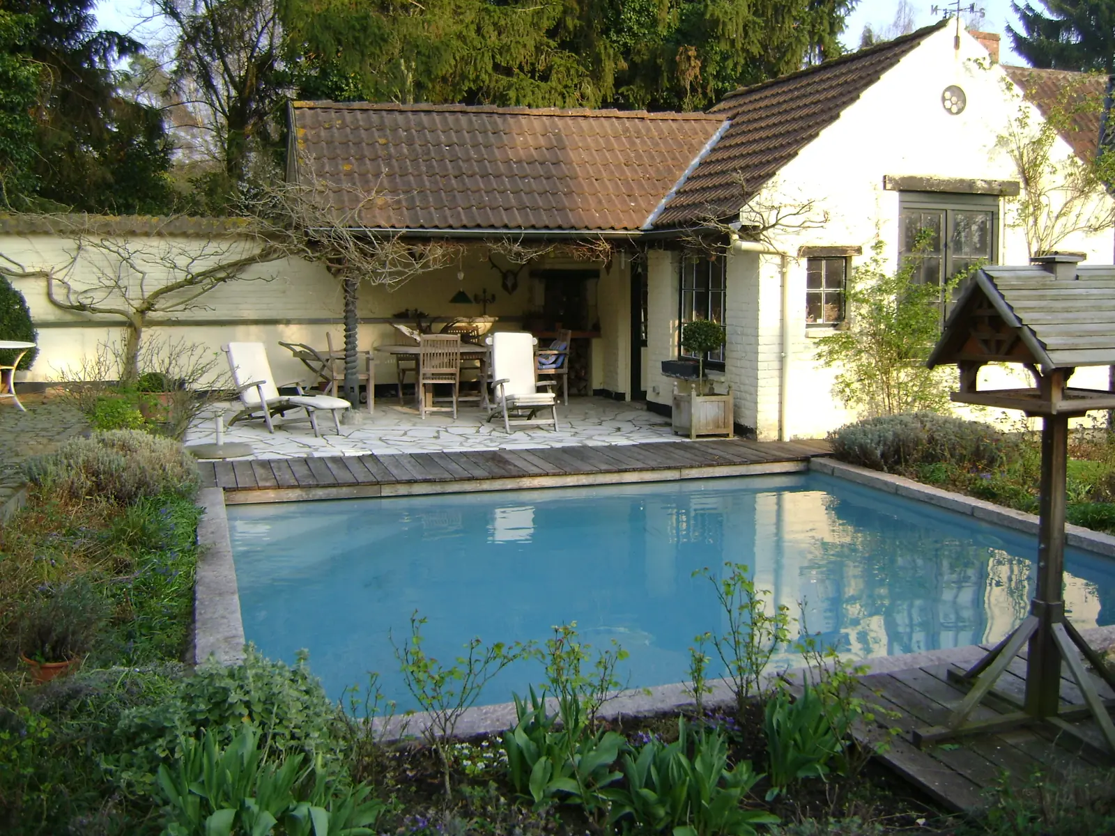 Zwembad bij een hoeve (foto 1 van 3)